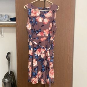 Floral dress with pockets